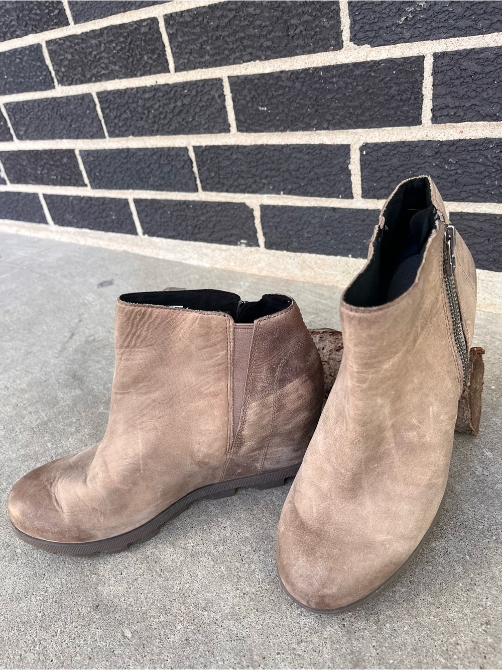 Women’s Sorel Taupe Suede Ankle Boots 9.5 with Side Zipper